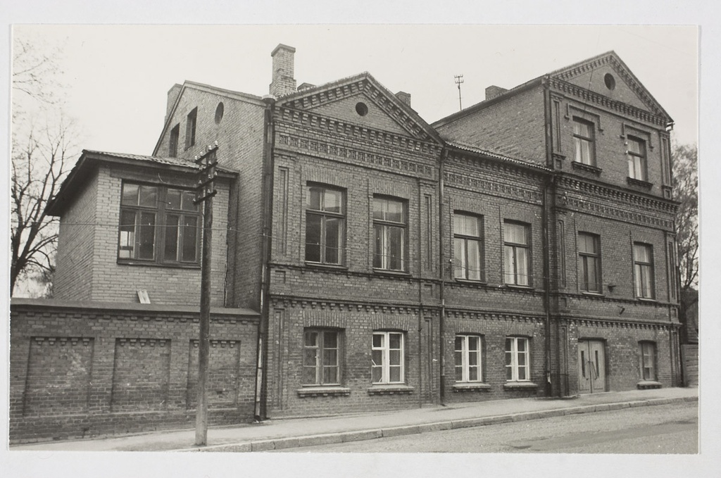 Tartu, Komsomoli 35.