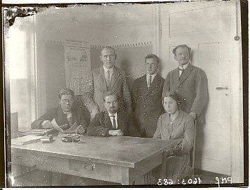 klaasnegatiiv, Lõõla Raamatukogu Seltsi juhatus 1930-ndatel a.