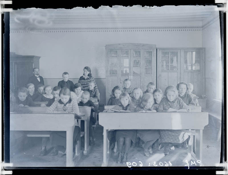 klaasnegatiiv, Lõõla koolitunnis 1932.a.