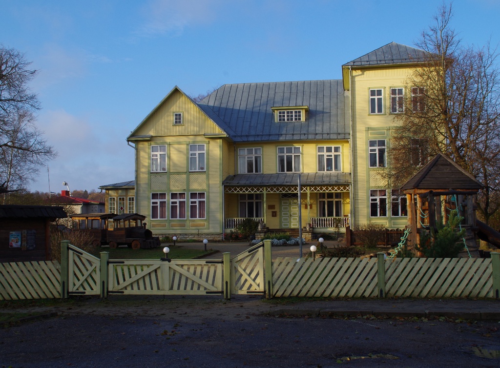 Kindergarten in Rakvere in Koidula Street. rephoto