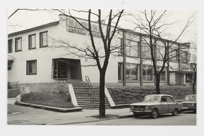 The building of the restaurant "Kaseke" and the store "Tähe" located on the Star Street.  duplicate photo