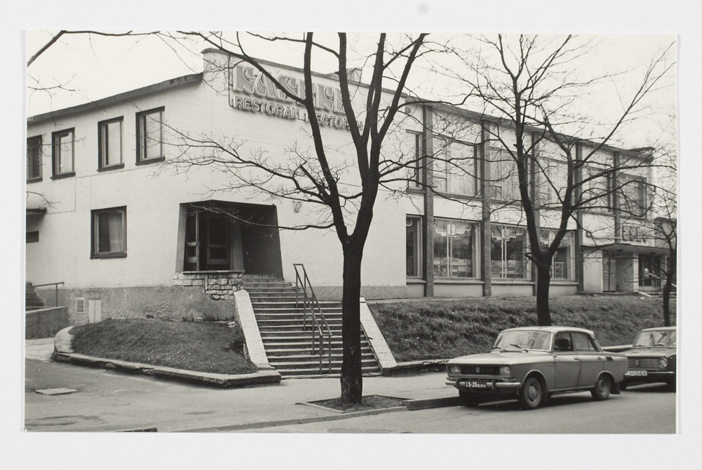 The building of the restaurant "Kaseke" and the store "Tähe" located on the Star Street.