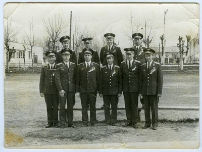 Grupifoto. Tartu garnisoni lennuväelased paraadvormis, 9.05.1973.a. II reas paremalt 2. on Sergei Ivanovitš Kuznetsov.  duplicate photo