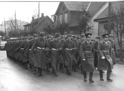 Foto 8.novembril 1990.a. tankiväelaste paraadmarss Kreutzwaldi tänaval SSOR-i aastapäeva puhul  similar photo