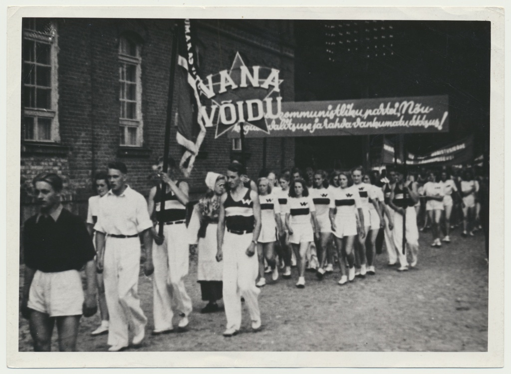 foto, Viljandi, sportlaste rongkäik, u 1960