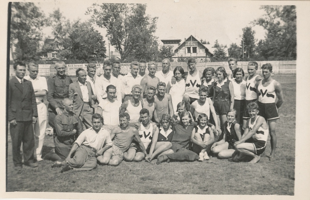 Kergejõustikuvõistlustest osavõtjad Pärnus