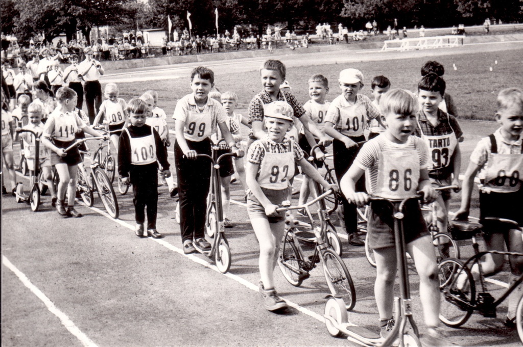 Tartu III spordimängude laste spordipeo rongkäik