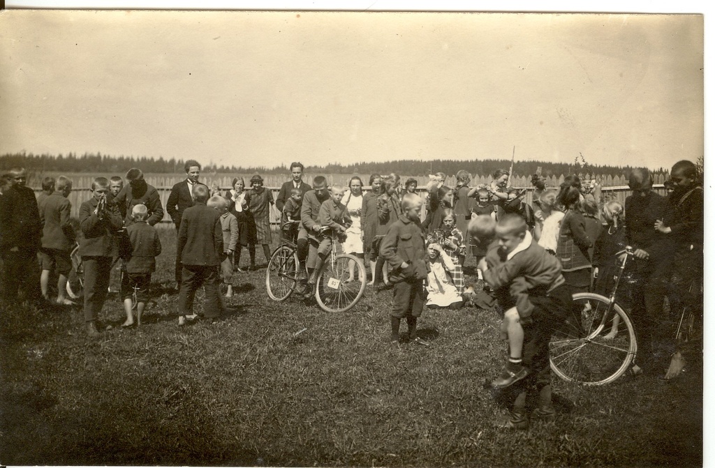 foto, jalgrattavõistlused Ambla-Koigi koolis