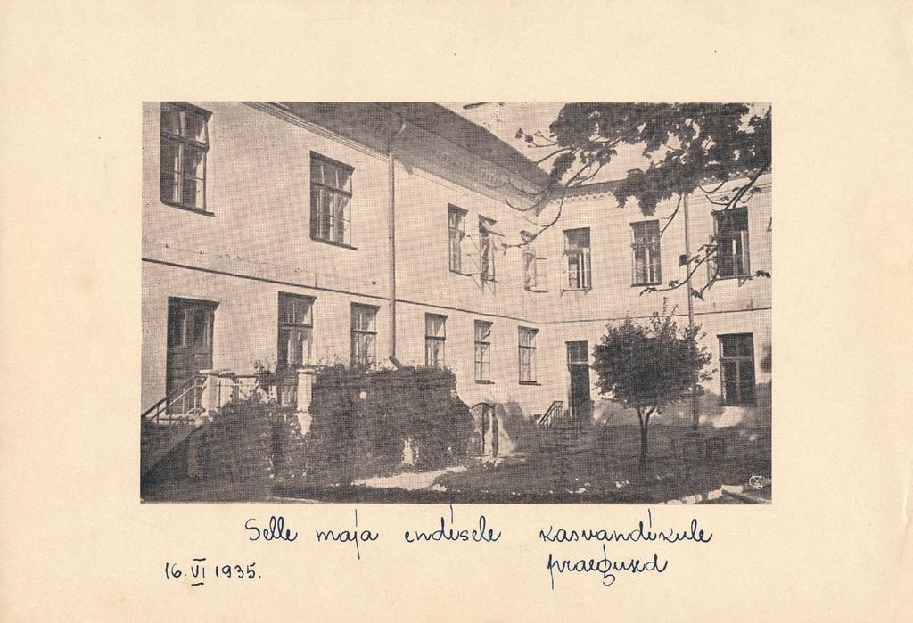 Tartu reaalkool (Riia t ja Karlova t nurk), hoov.  16.06.1935.a.