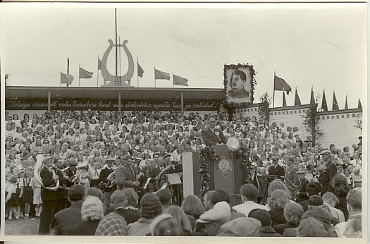 foto, ühendkoorid Paide laululaval 1951.a.