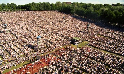 Fotonegatiiv. XIII üldlaulupidu ja XVI üldtantsupidu 2.- 4. juulil 1999 Tallinnasl. Aerofoto publikust.  similar photo