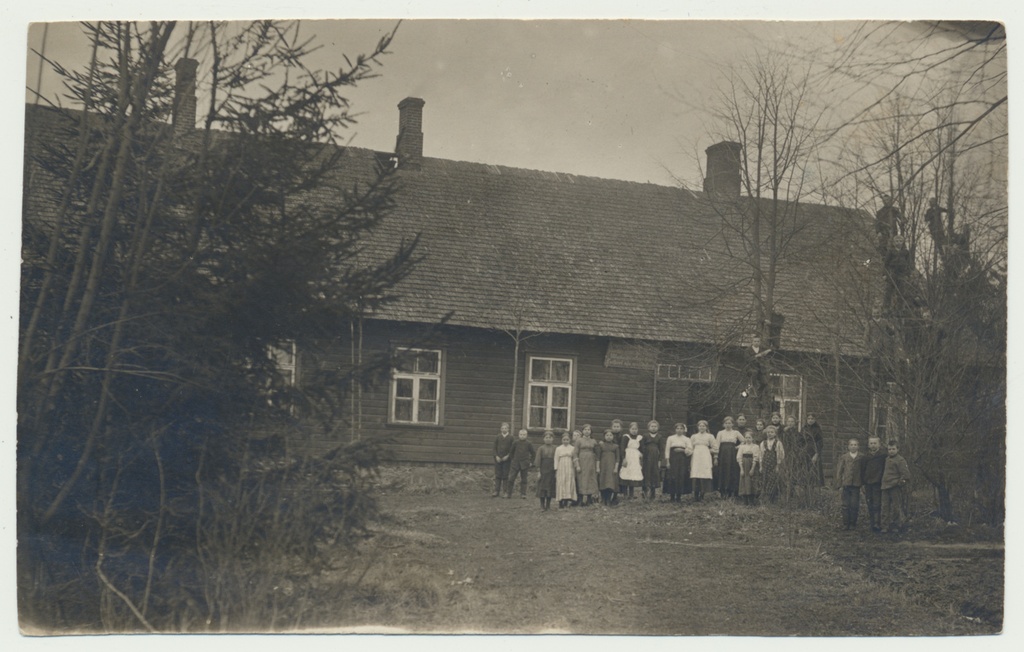 foto Tarvastu khk Paabo algkool, hoone, õpilased u 1925