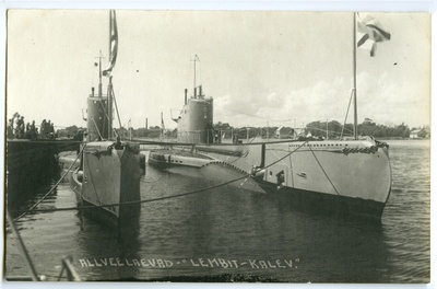 Allveelaevad "Lembit" ja "Kalev" Pärnu sadamas 1937.a. suvel.  duplicate photo