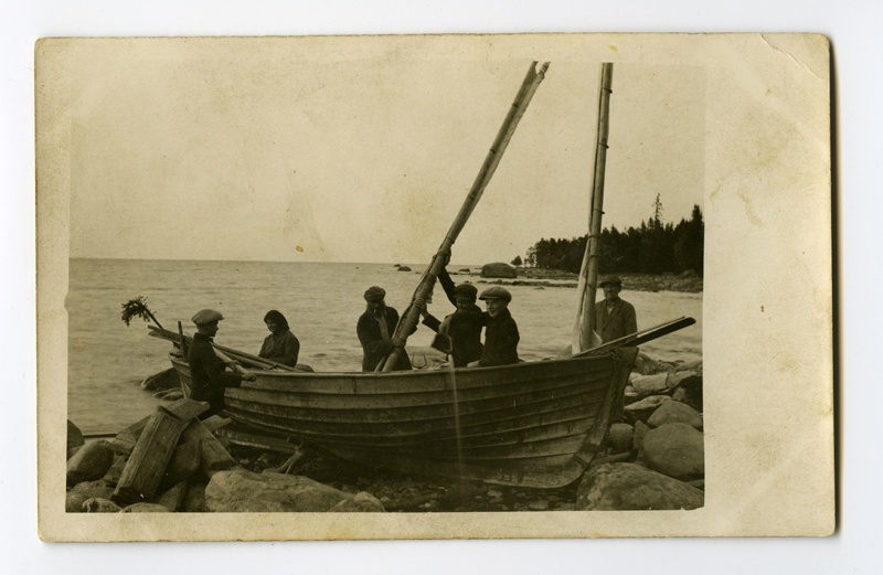 Rühm Pedassaare kalureid merele minemas