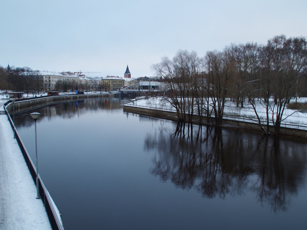 Tartu linnavaade. Emajõgi kesklinna kohal (Emajõe paremkallas turuhoone juurest Raekoja pl suunas). 1964.a. rephoto