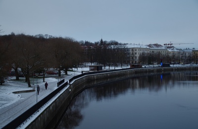 Photo. Tartu, Emajõe stone bridge and landing. F: Carl Schulz, u. 1890. Beer papil. rephoto