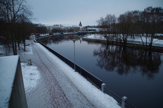 Tartu kesklinn ja Emajõgi. Tartu, 1999. Foto Aldo Luud. rephoto