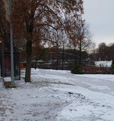 Turg Tartus Emajõe kaldal rephoto