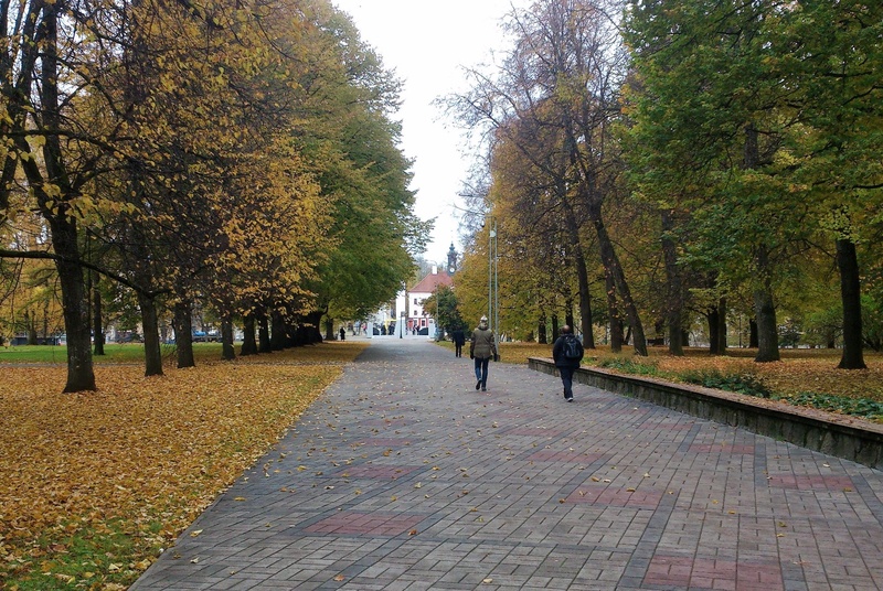 Tartu, vaade Raatuse tänavalt kivisilla ja raekoja poole rephoto