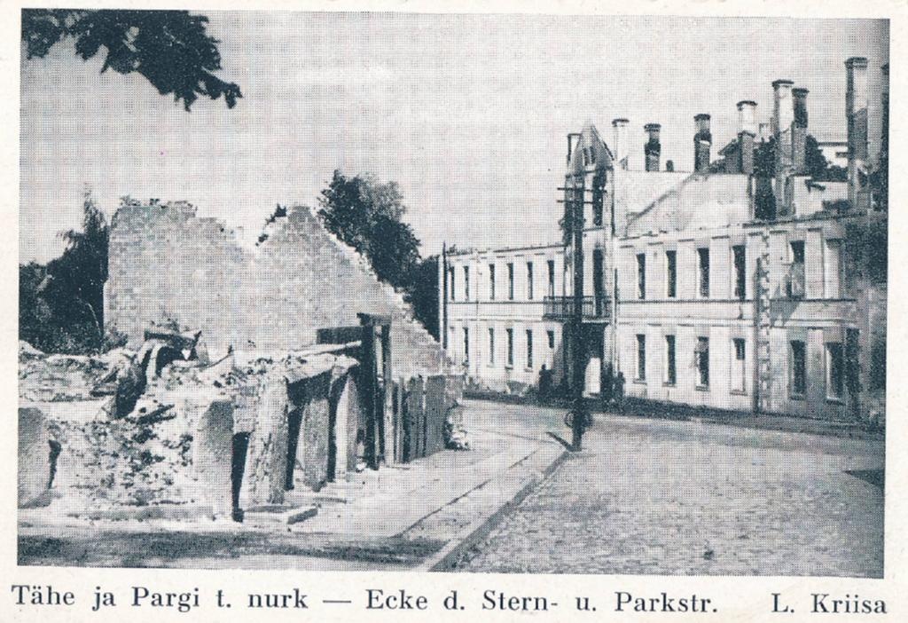 Tartu linnavaade. Tähe ja Pargi tn varemed. 1944.a.