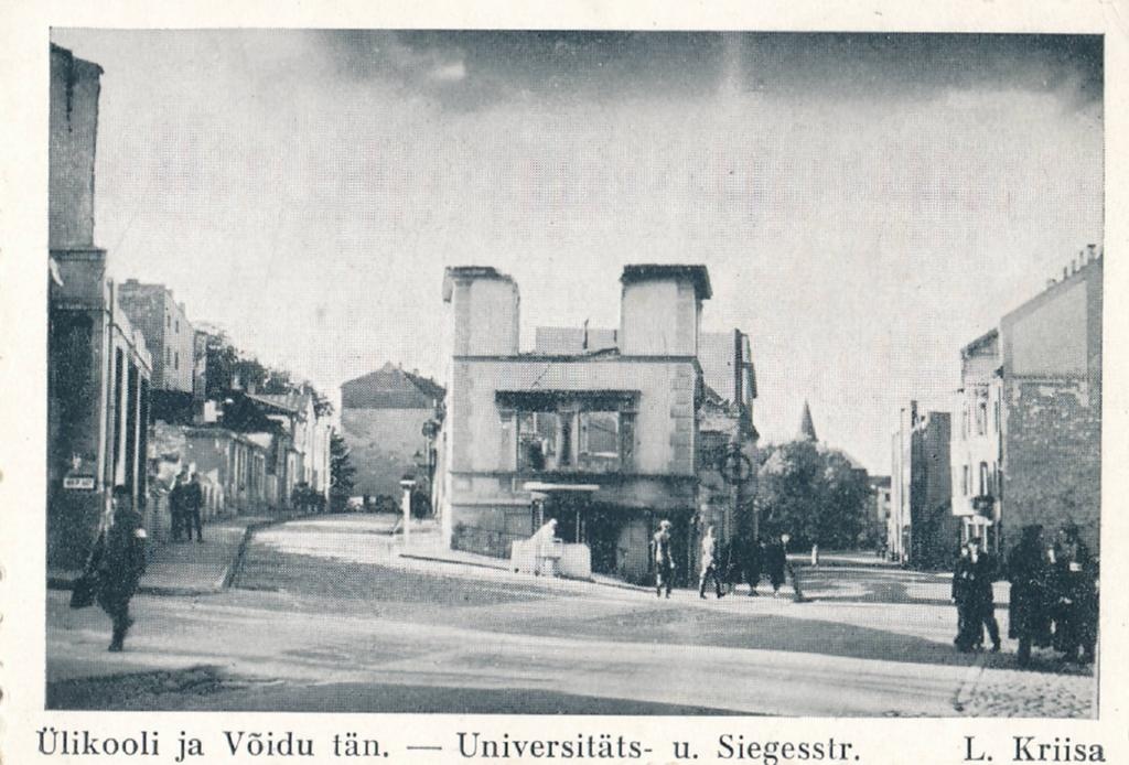 Tartu linnavaade. Ülikooli ja Võidu tn varemed. 1944.a.