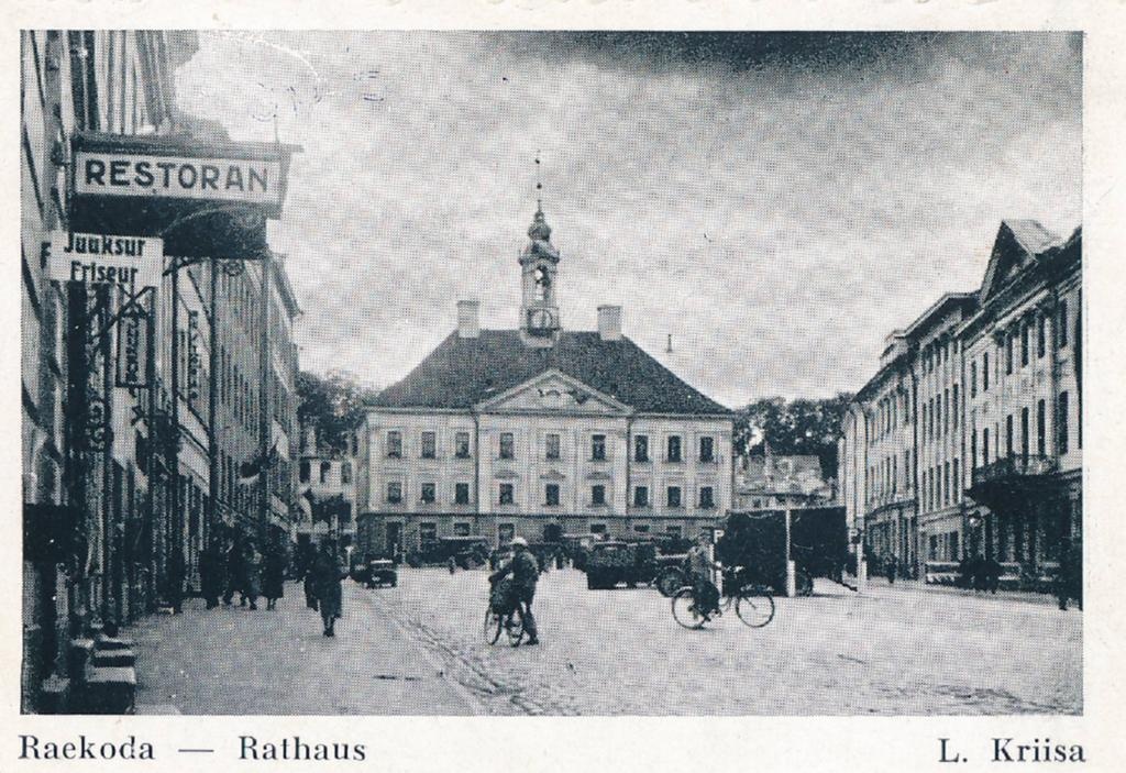 Tartu linnavaade. Raekoja plats. 1941.a.