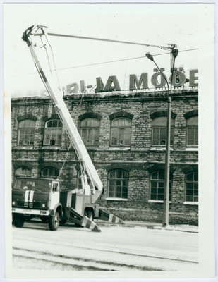 Tallinna Vineeri- ja Mööblikombinaadi peahoone tulekahju, 1985.a.  similar photo