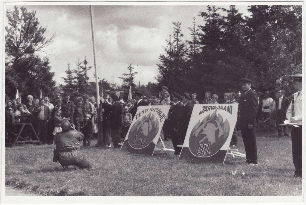 Eesti vabatahtliku tuletõrje 200. aastapäeva tähistamine: lipu heiskamine - pidustuste algus, 1988.a.