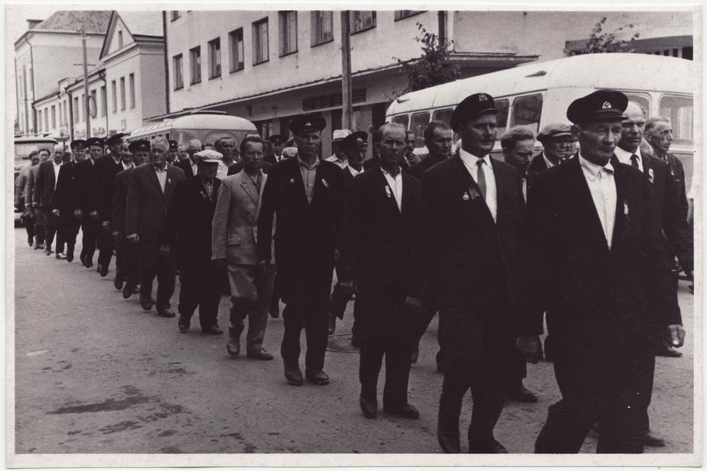 Võru VTÜ 100.a. tähistamine: pidulik rongkäik, 1967.a.