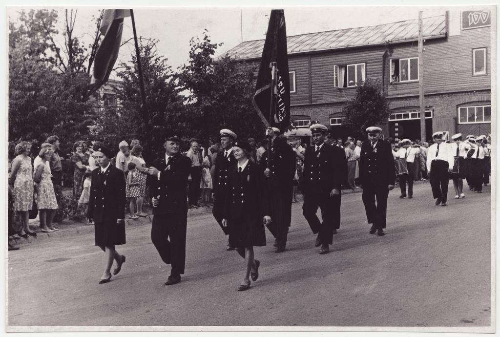 Võru VTÜ 100.a. tähistamine: pidulik rongkäik, 1967.a.