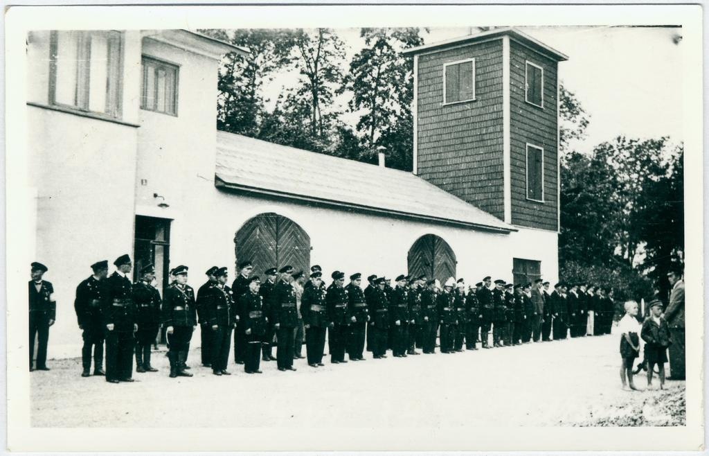 Põltsamaa kompanii rivistusel.