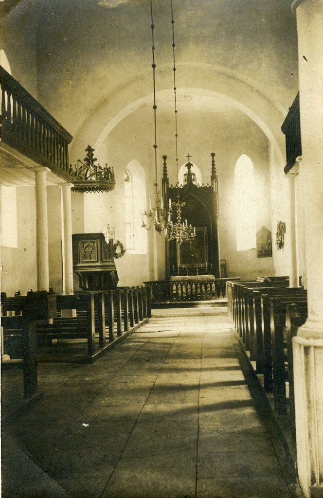 Mustjala Anna kirik, sisevaade kooriruumi suunas