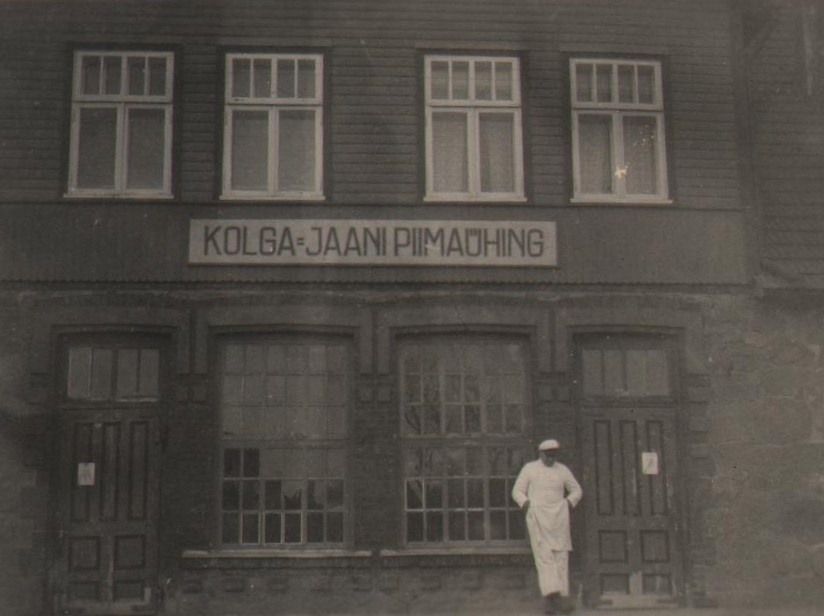 Kolga-Jaani piimaühingu ees on meier Elmar Sillamaa