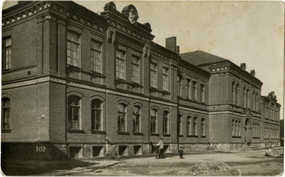 Liivimaa Maagümnaasiumi hoone, fassaadivaade. Arhitekt R. Häusermann (Riia)  duplicate photo