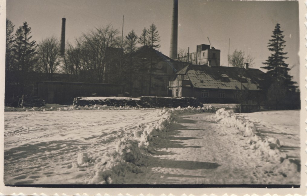 Foto. Kombinaat JÄRVAKANDI TEHASED. Kontorihoone. Vaade idast