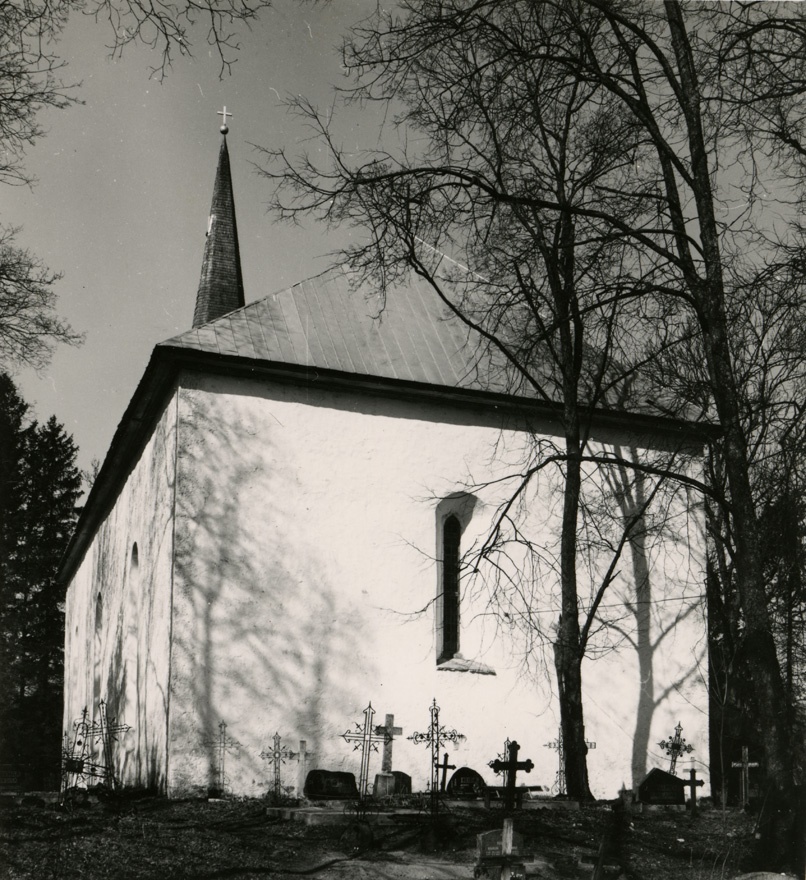 Martna Martini kirik, vaade hoonele idast