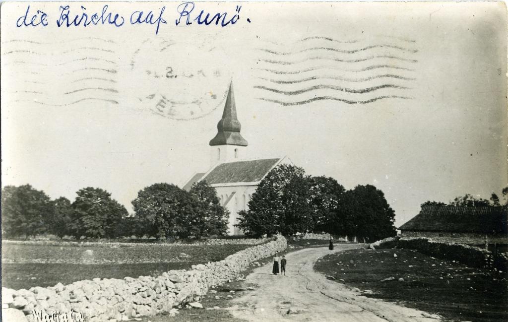 Valjala Martini kirik, vaade loodest