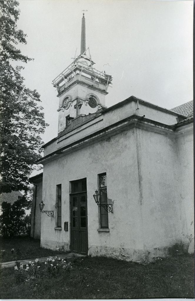 Kuressaare Laurentiuse kirik, vaade kagust