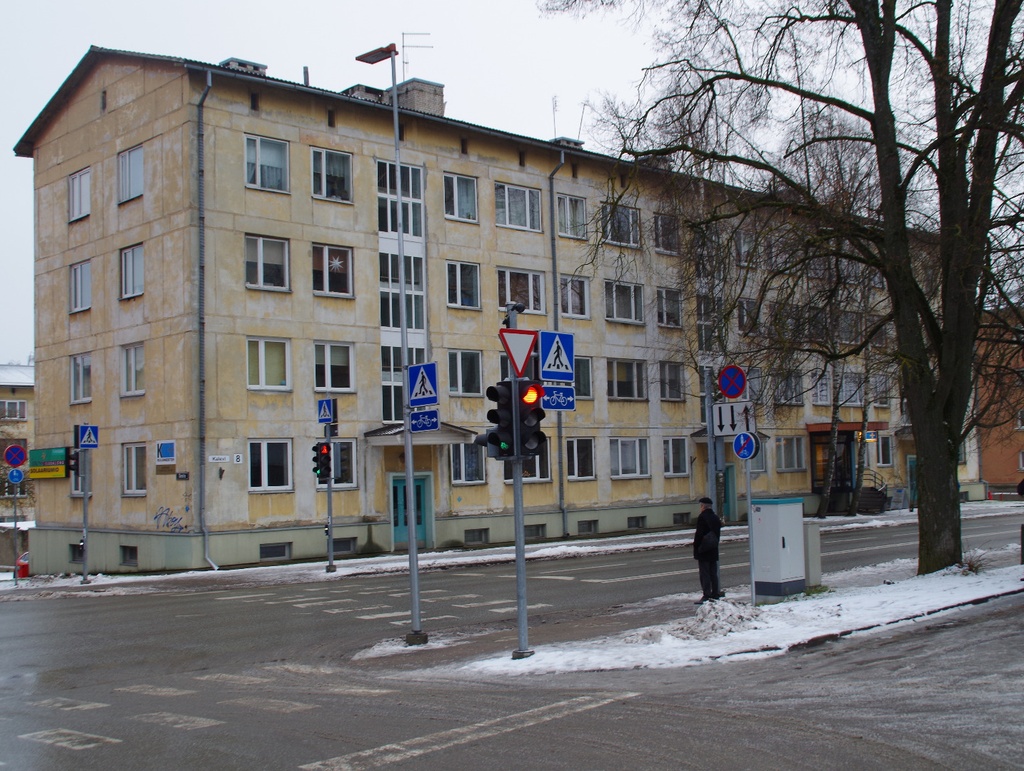 Uus kortermaja Kalevi 8. Tartu, 07.01.1960. rephoto