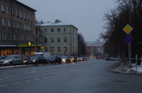 Riia tänav, Riia ja Tähe t. nurk. Vasakul võõrastemaja "Kommerts".  Tartu, 1900-1915. rephoto