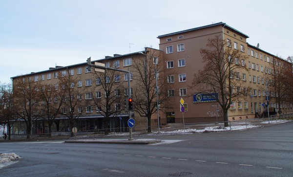 Korruselamu Riia 10, allkorrusel pood rõivakauplus "Siluett". Tartu, 1965. rephoto