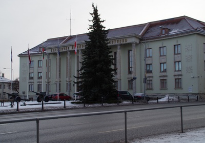 Riga tn 12 (Estonian Academy of Agriculture) façade and V.I. Lenini monument rephoto