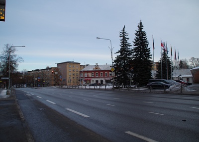 Tartu varemed. Riia ja Võru t (vaade Kaitseliidu maja Riia t poolsest küljest Võru t suunas). Taga vasakul Erakliinik (kõrge hoone), Võru t algus.
Tartu, 1.04.1944. Foto Ilja Pähn. rephoto