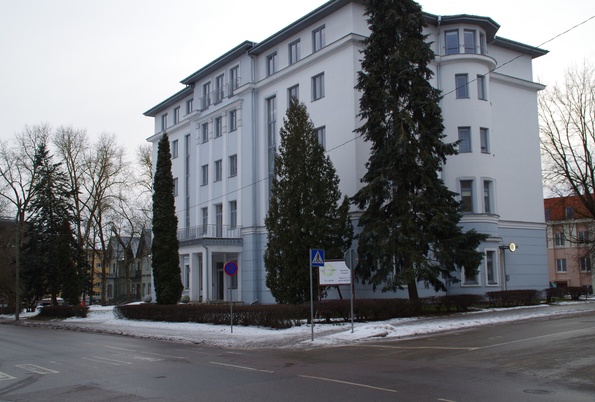 Tartu linnavaade. Mellini kliinik Pepleri ja Aia tn nurgal. rephoto