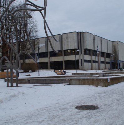 Tartu Ülikooli raamatukogu, nurgavaade. Arhitektid Kalju Valdre, Mart Kalling; sisearhitektid Ülo Sirp, Linda Arike rephoto