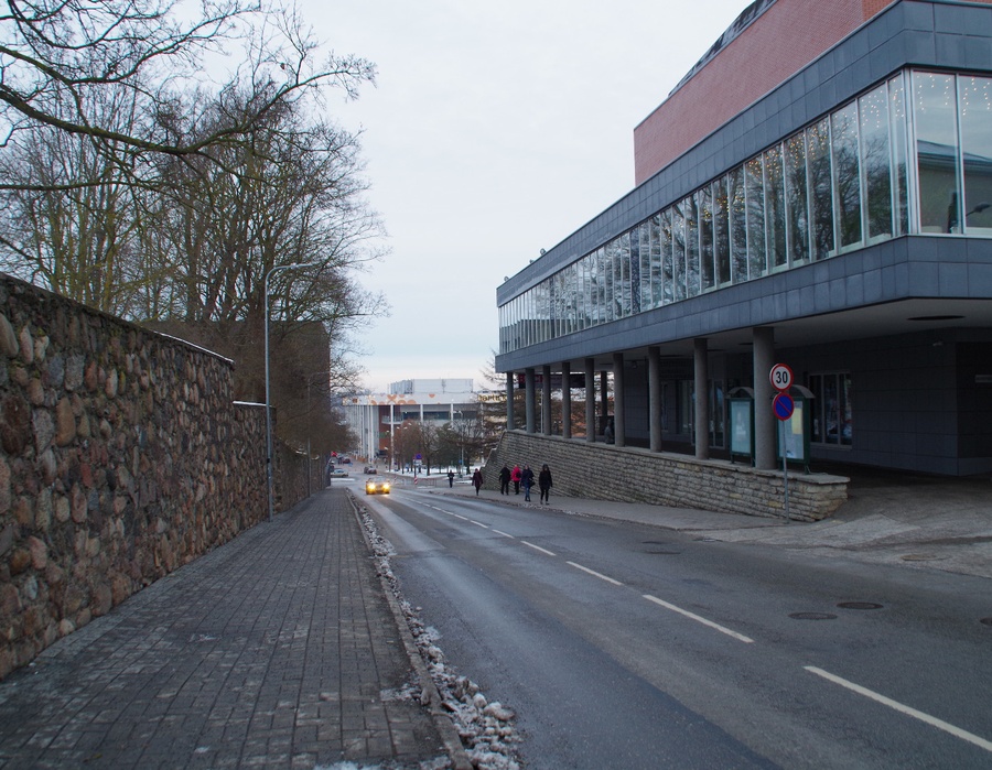 Aia tänav Vanemuise teatri kohal rephoto