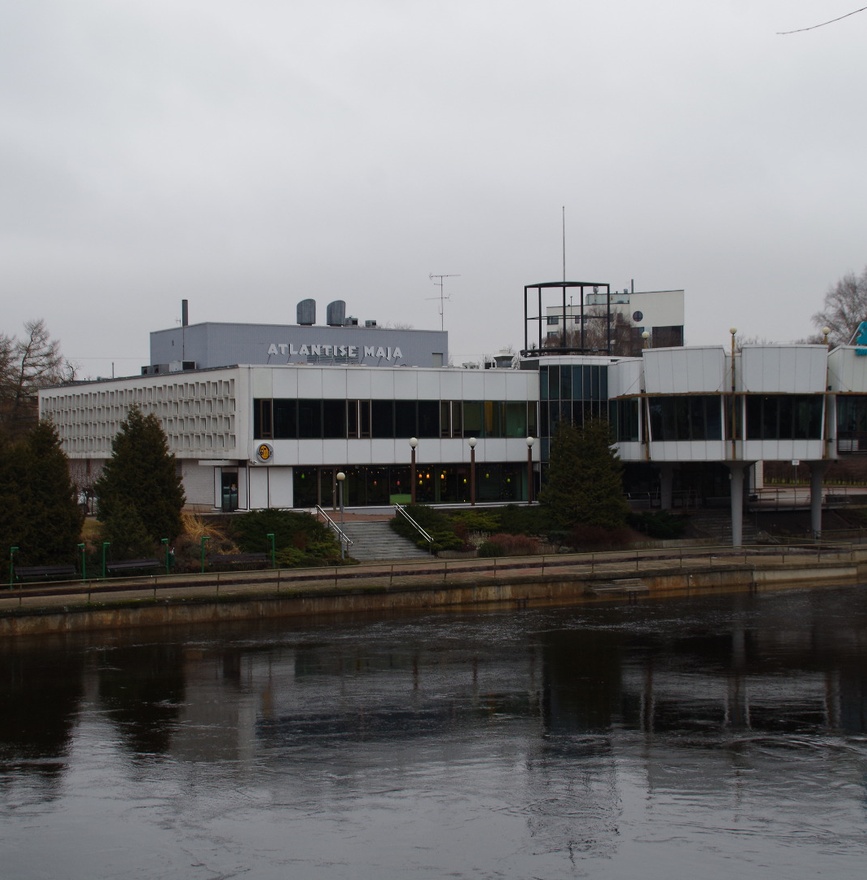 Restoran "Kaunas" Tartus, vaade hoonele üle jõe. Arhitekt Voldemar Herkel rephoto