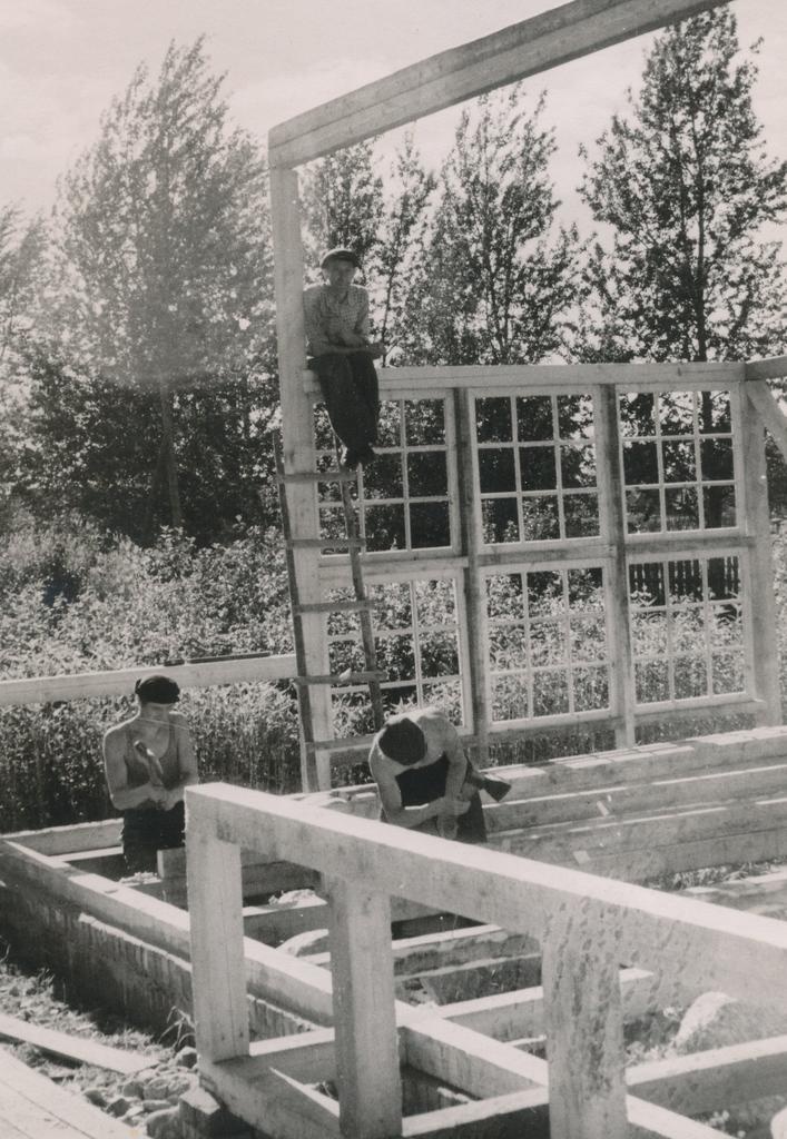Foto 1958.aasta suvel pandi alus Võru III 7.a. kooli(Sookooli) vabaõhuklassile.
