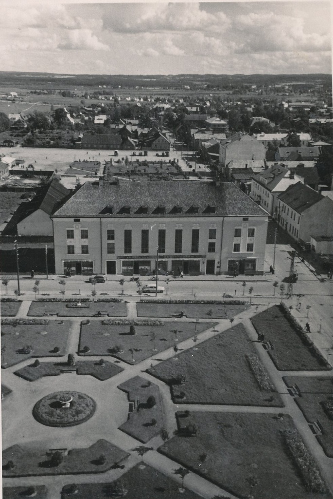 Foto Vaade Võru linnale Katariina kiriku tornist (Jüri tänava suunas). 1950-il.