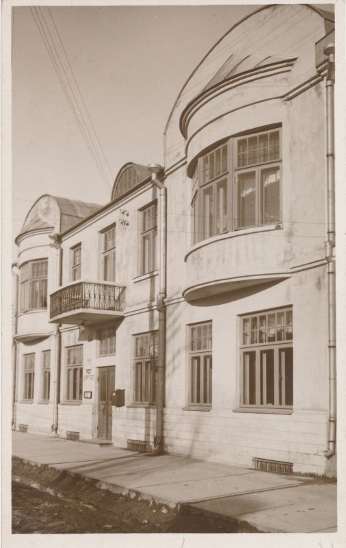 Foto. Postkontori hoone 1930.-aastatel Posti tn. 9 (vana aadress). Foto: J. Grünthal